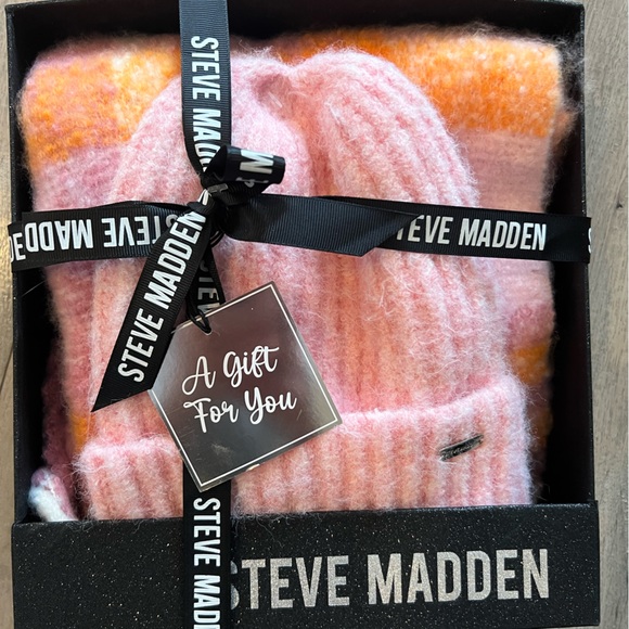Steve Madden Accessories Steve Madden Hat And Scarf Gift Set Poshmark